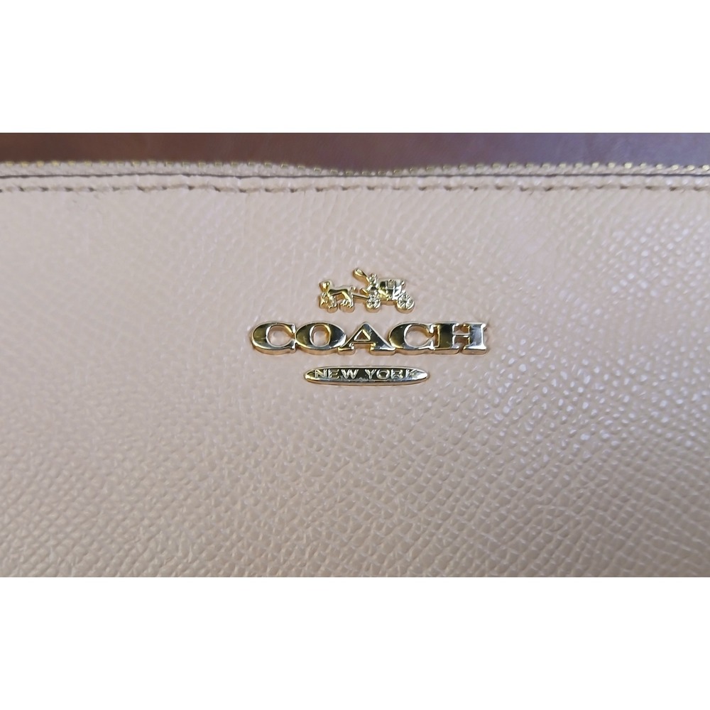 Coach Large Wristlet Light Pink Crossgrain Leather Gold Logo Zip Clutch Bag